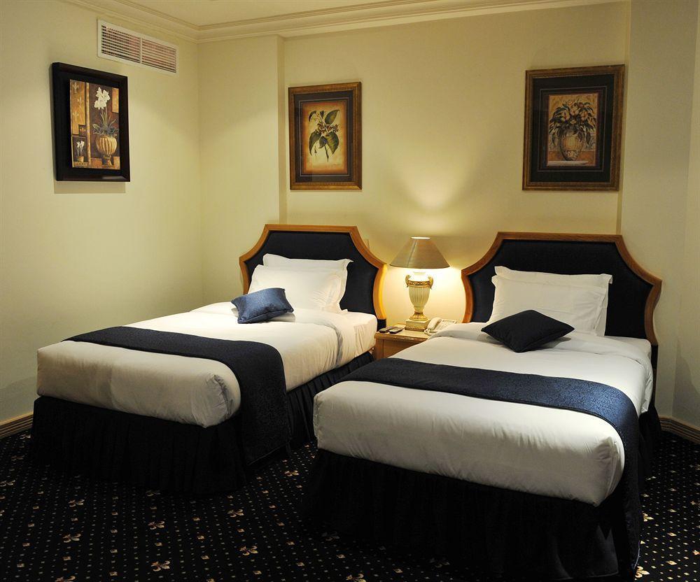 Cayam Hotel Doha Exteriör bild