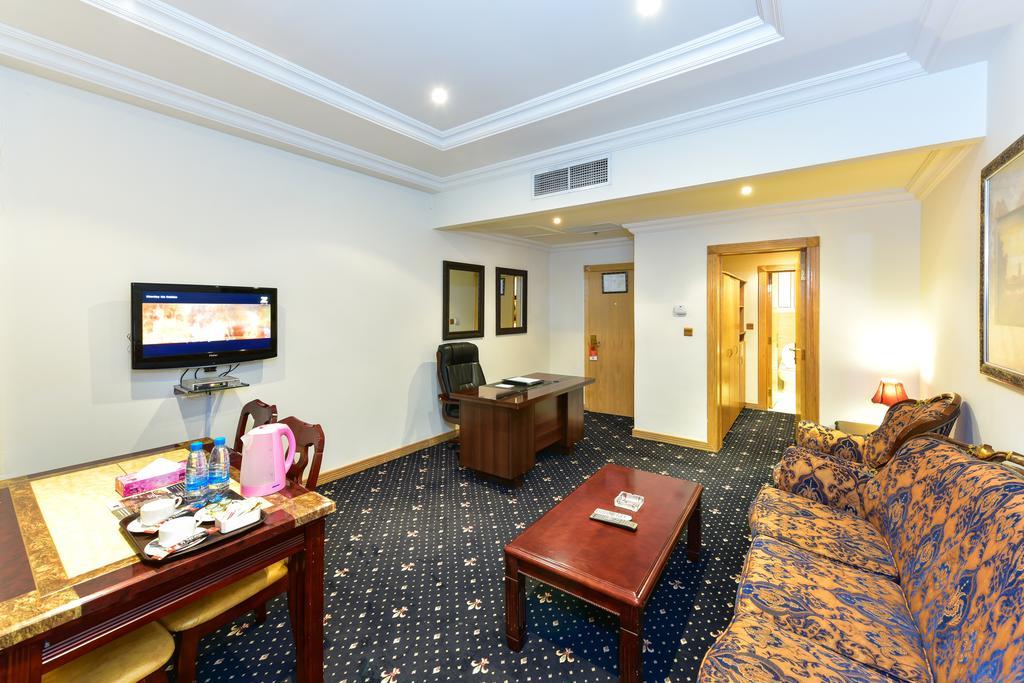 Cayam Hotel Doha Exteriör bild