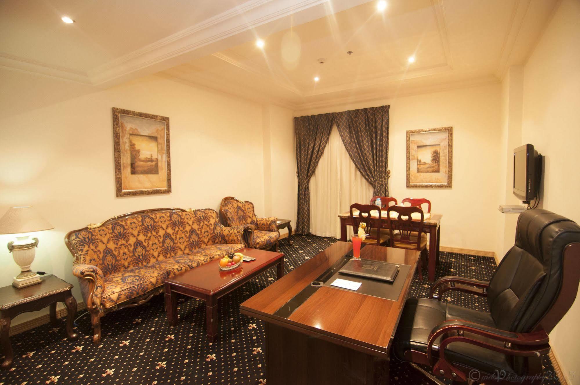 Cayam Hotel Doha Exteriör bild